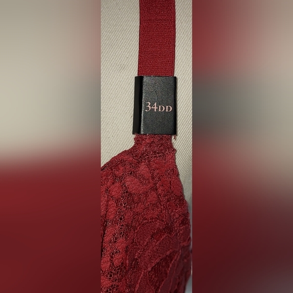 Victoria's Secret Body by Victoria Unlined Demi Bra NWT - Picture 2 of 7